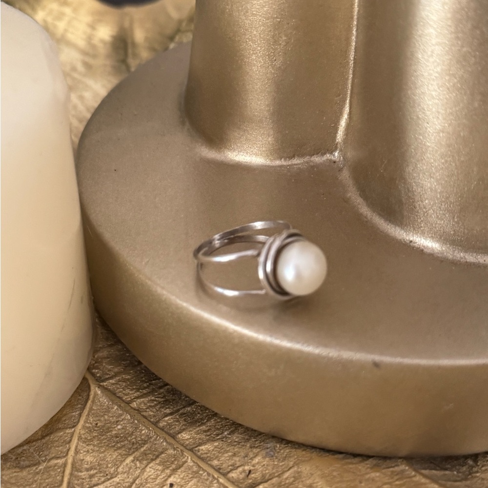 Elegant  Pearl Ring White Gold